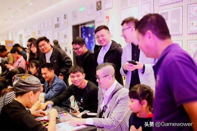 2019OPPO游戏中心琥珀中国行迎来收官游戏手柄C1挑战吉尼斯纪录(4)