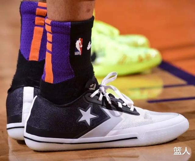 NBA球员上脚：哈雷尔2双战靴，库兹马的“好莱坞”球鞋！(14)