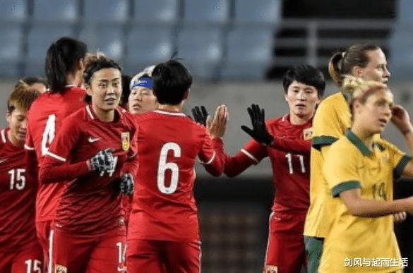 ​央视解说直言误判明显！中国女足破门机会被扼杀，球员处理显专业(2)