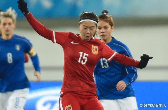 ​央视解说直言误判明显！中国女足破门机会被扼杀，球员处理显专业(4)