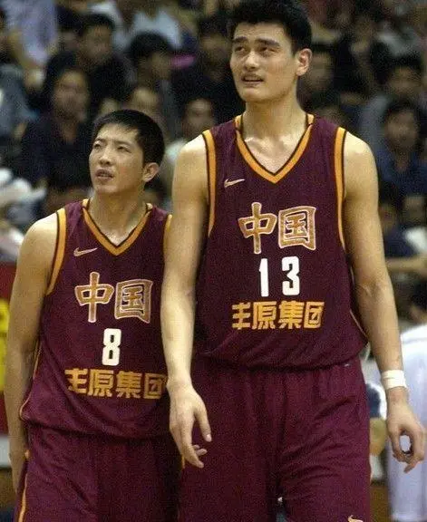 本应是第一个打上NBA的中国人，曾经打的对方教练派上6个人(1)