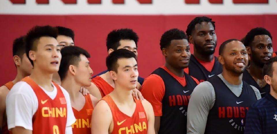 没有对比就没有差距！中国球员和NBA球员站一起时，肌肉差太多了(3)