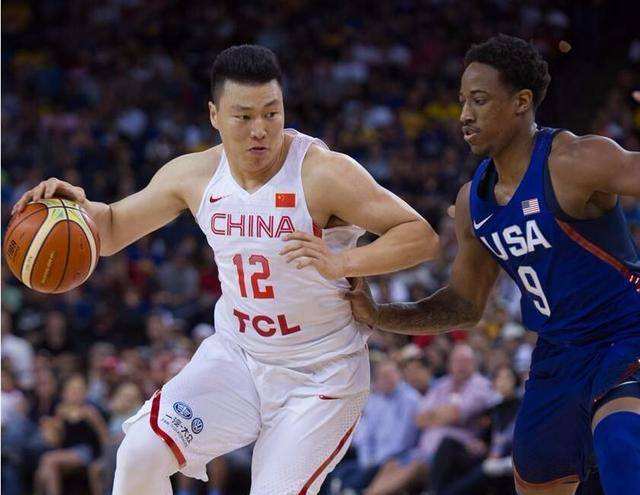 没有对比就没有差距！中国球员和NBA球员站一起时，肌肉差太多了(8)