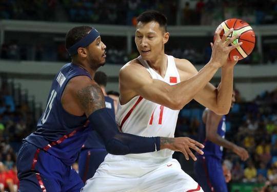 没有对比就没有差距！中国球员和NBA球员站一起时，肌肉差太多了(9)