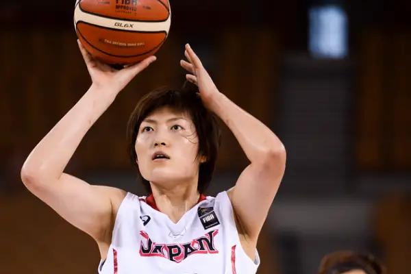 “外国女篮”中的华裔：五次击败中国队，被称为“女版林书豪”(7)