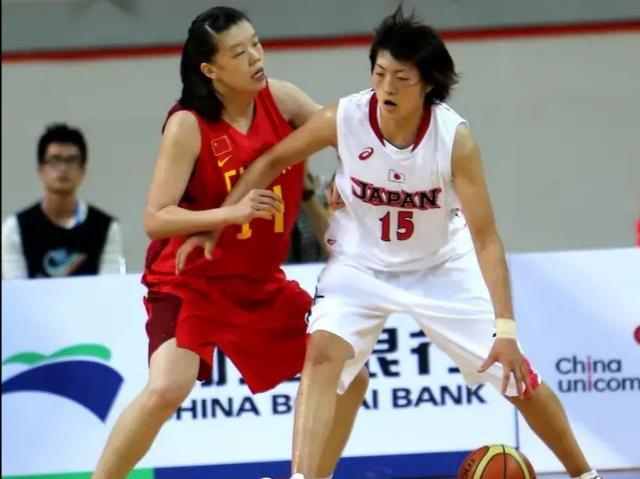 “外国女篮”中的华裔：五次击败中国队，被称为“女版林书豪”(8)
