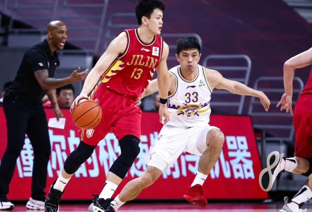 中国男篮有救了！超级天才大放异彩，锁定中国第一小前，有望进入NBA(2)