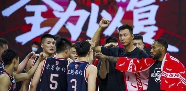 CBA名哨退休，他是中国篮球裁判黄金一代，复赛后曾被内部禁赛