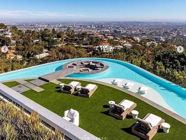花费5.4亿买下洛杉矶两处豪宅，詹姆斯每年需要支付多少管理费？(2)
