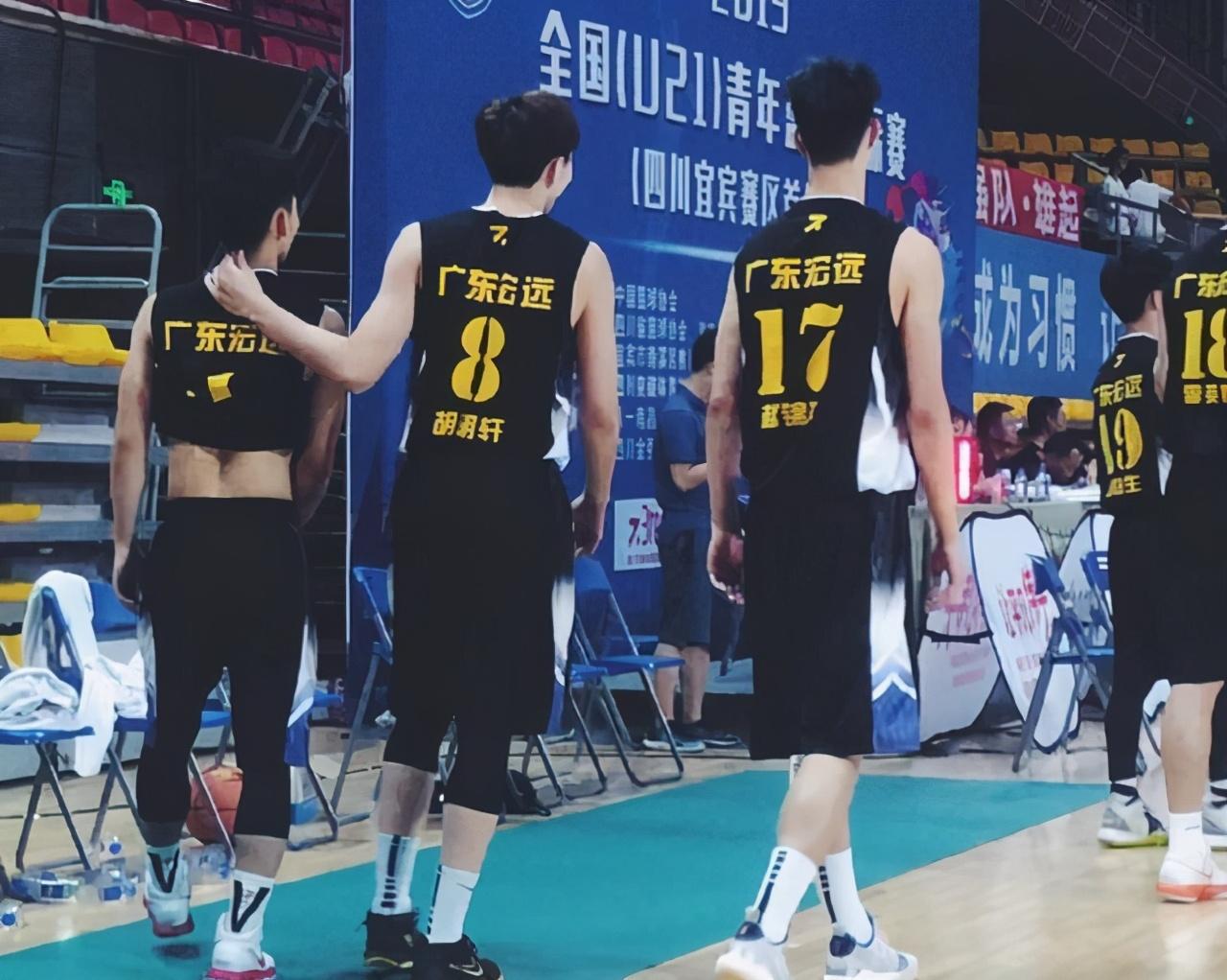内外线均受冲击！广东男篮多位球员将带伤上场，能夺5连胜吗？(4)