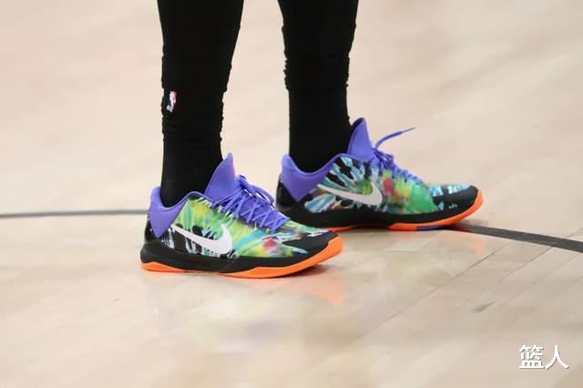 NBA球员上脚：德罗赞穿的科比球鞋，他要和塔克争鞋王？​(14)