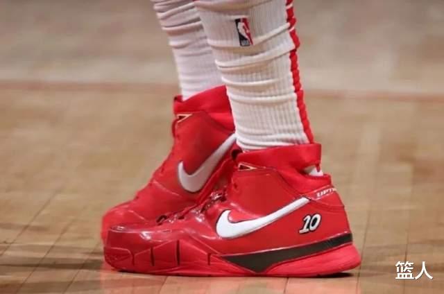 NBA球员上脚：德罗赞穿的科比球鞋，他要和塔克争鞋王？​(17)