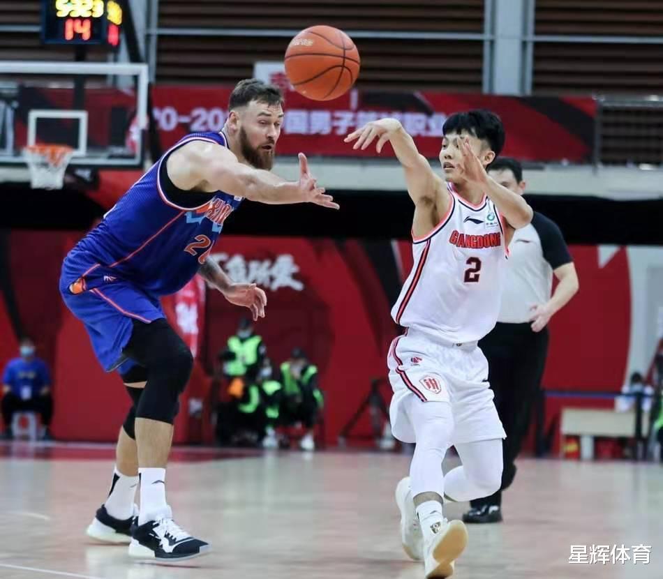 变废为宝！杜锋把3边缘人培养成中坚，中国篮球需更多宏远俱乐部(2)
