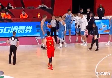CCTV5全国直播，北京16+12巨星撒泼给中国男篮丢脸，难逃姚明重罚(2)