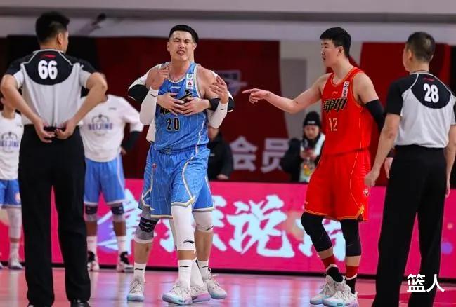 罚款+禁赛！CBA处罚北京男篮，最受伤的是饮水机(4)