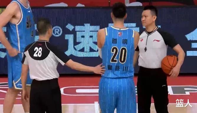 罚款+禁赛！CBA处罚北京男篮，最受伤的是饮水机(10)