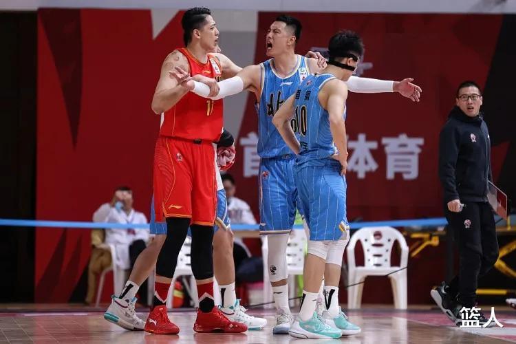 罚款+禁赛！CBA处罚北京男篮，最受伤的是饮水机(11)