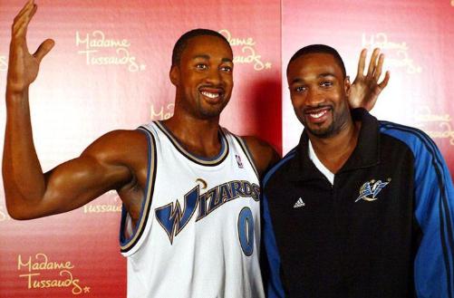 NBA巨星蜡像都啥样？Kobe忍了，甜瓜也忍了，看到姚主席实在忍不了(3)