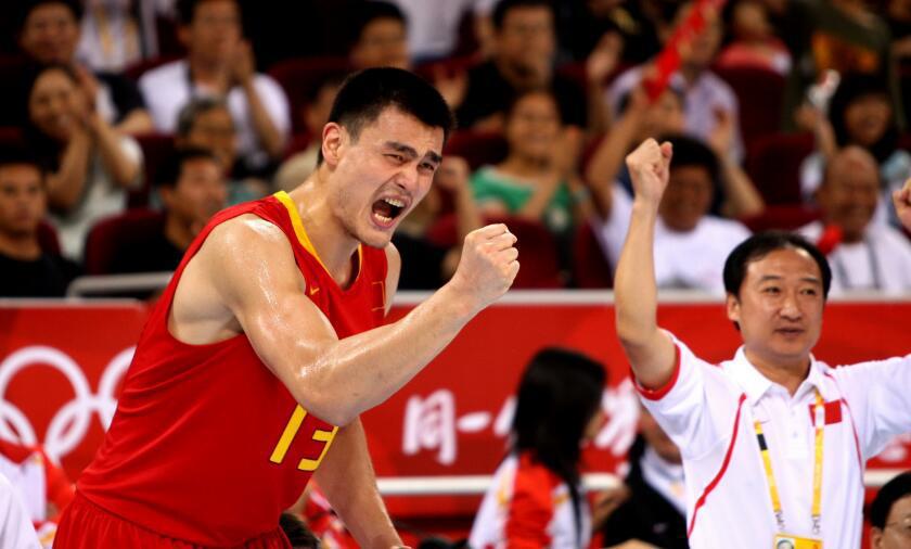 如果全在巅峰期的话，中国男篮历史上最强的五人组你会选哪五位？(1)