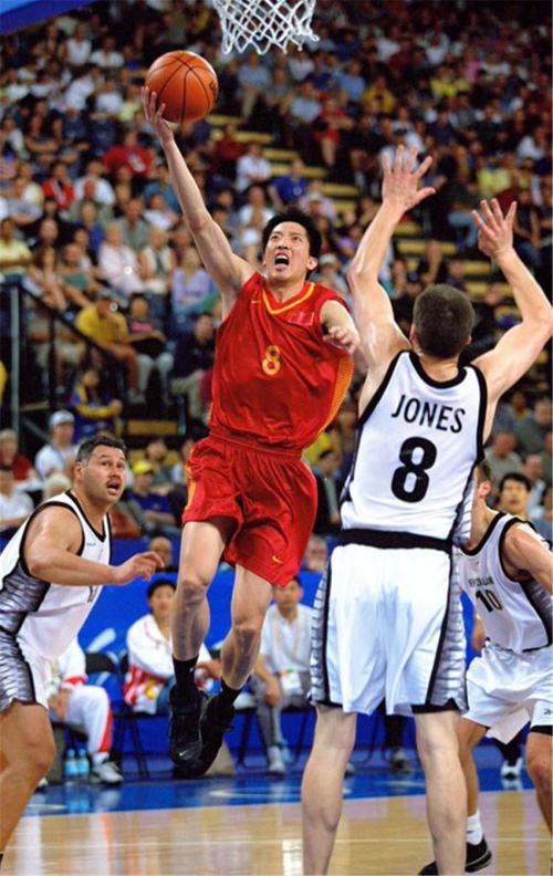 如果全在巅峰期的话，中国男篮历史上最强的五人组你会选哪五位？(4)