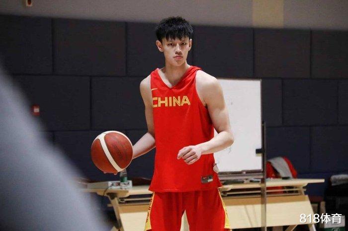 喜大普奔! 18岁中国小将曾凡博加盟发展联盟精英队, 距NBA一步之遥