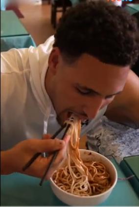 NBA球星来中国都吃些什么？(10)