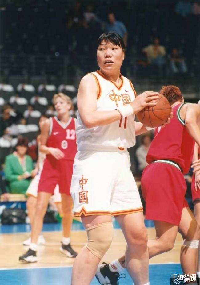 郑海霞：曾是女篮运动员，今54岁无儿女，双腿变形却不见丈夫身影(9)