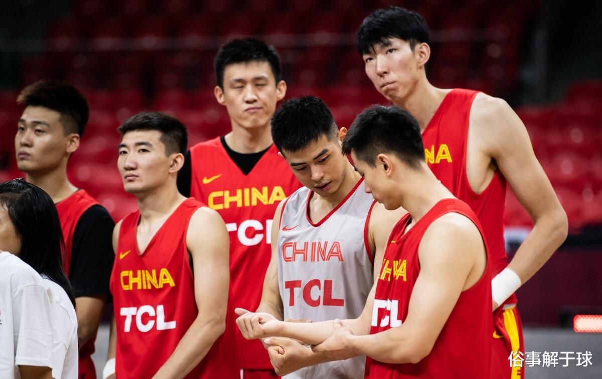 中国篮协好样的！5人被杜锋淘汰后送上暖心行为，CBA需要好好学习(2)