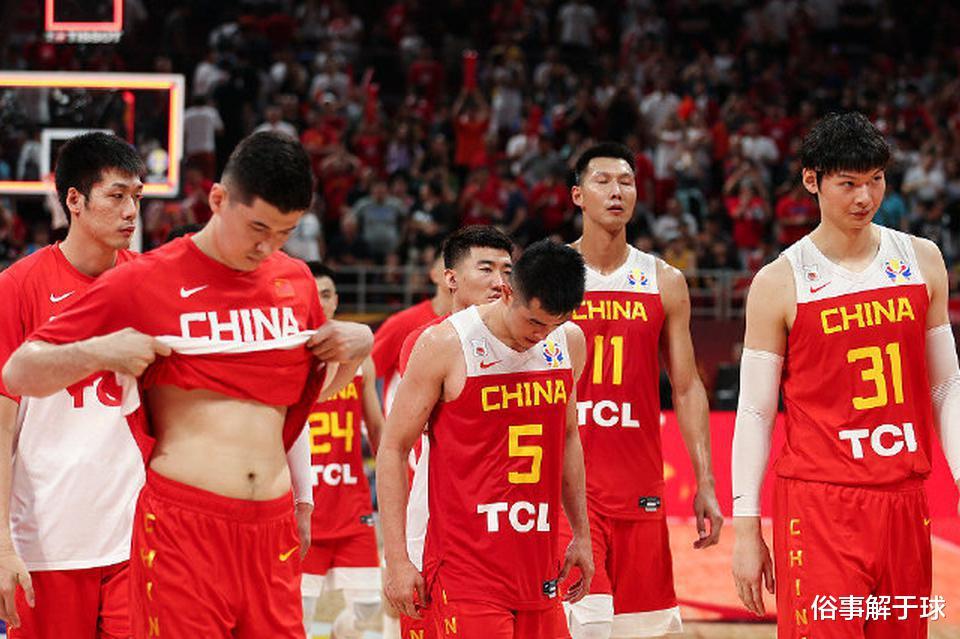 中国篮协好样的！5人被杜锋淘汰后送上暖心行为，CBA需要好好学习(9)