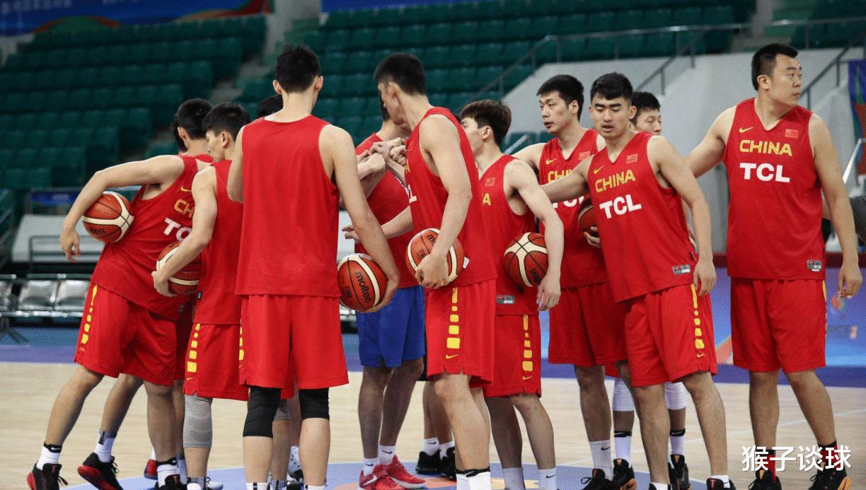 中国男篮首批裁员名单 预测12人参赛大名单 易建联领衔：要为国家再拼一次(1)