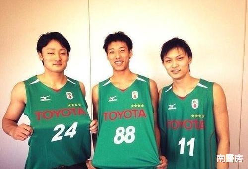 “篮球天才”张天杰，年少时加入日本球队，即将退役却想着回中国(2)