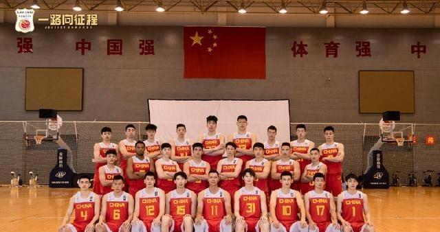 一波三折！中国男篮最新14人大名单，杜锋恐要遭遇滑铁卢