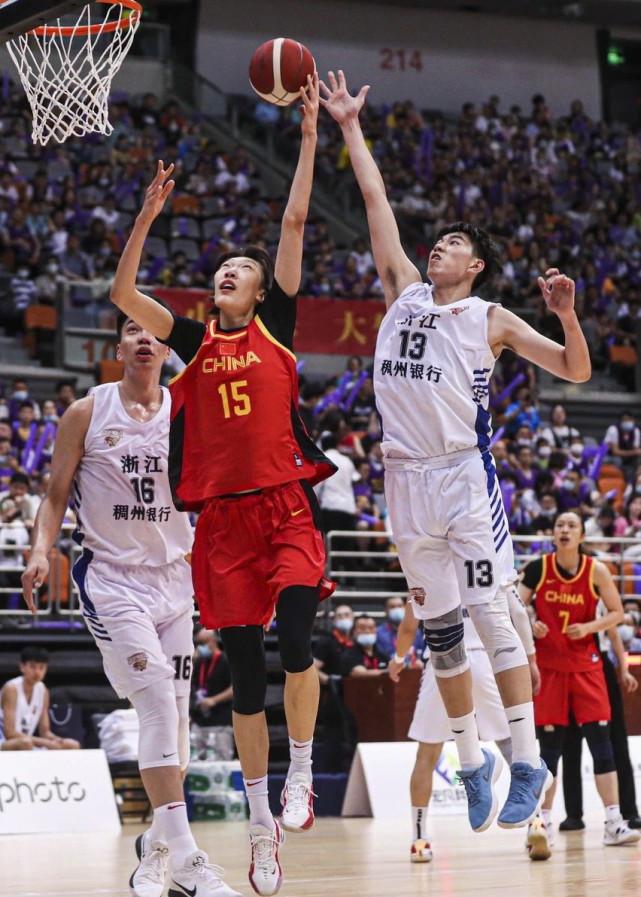 姚明观战，中国女篮终不敌男篮球队，许利民：想赢澳大利亚很难！