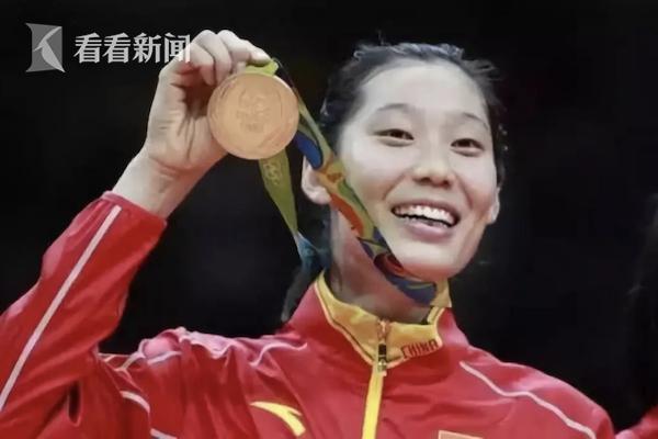 中国奥运代表团历任旗手大盘点 篮球队员出场多(1)