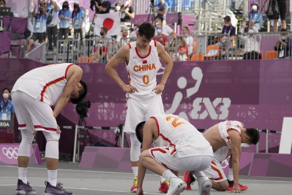 足篮球进军东京奥运会不易，出征大名单难服众，接连被虐现原形(3)