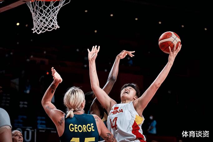 奥运2连胜！中国女篮击败澳大利亚，0.6秒罚球绝杀，提前晋级8强(3)