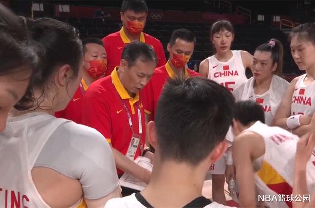姚明观战！中国女篮击败世界第6，李月汝14+8，小组第一正式冲金
