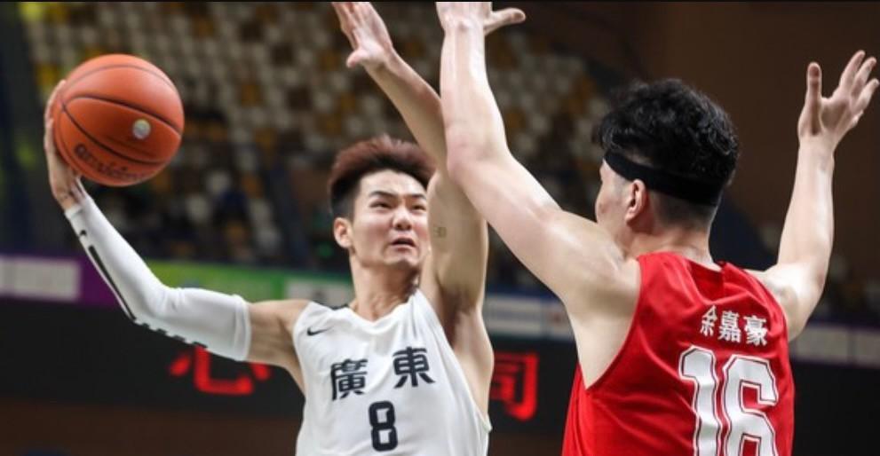 恭喜！广东U19夺冠，小郭艾伦轰43+6！场均30分冲击NBA？(3)