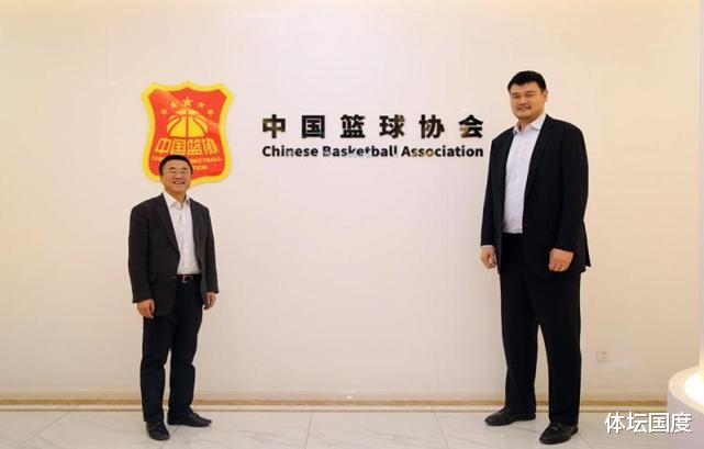 巨人姚明作为中国篮协主席，他的行政级别如何？薪资待遇多少？(4)