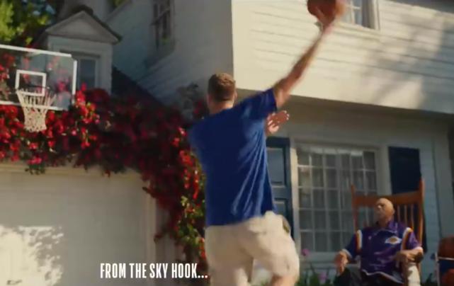 NBA发布75周年纪念短片！詹姆斯洒种子科比令人泪目 姚明球衣出镜(5)
