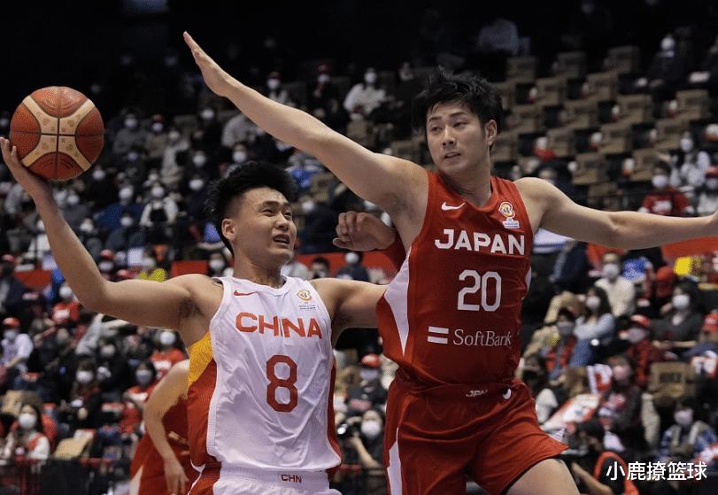 中国男篮横扫日本！四人位置稳固，一人脱颖而出，四人离队倒计时(2)