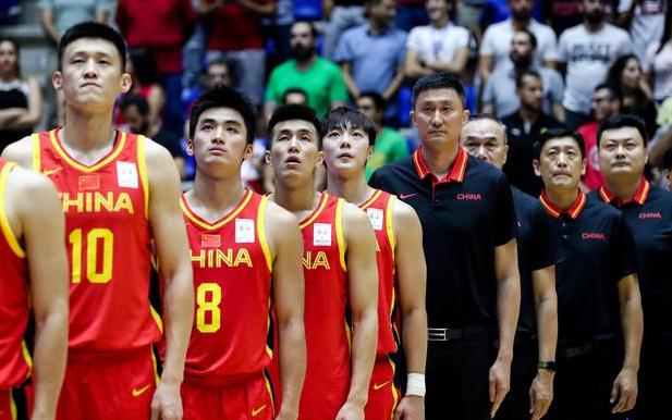 世预赛中国男篮首战告捷，有人满分有人不合格，到底谁的“锅”！