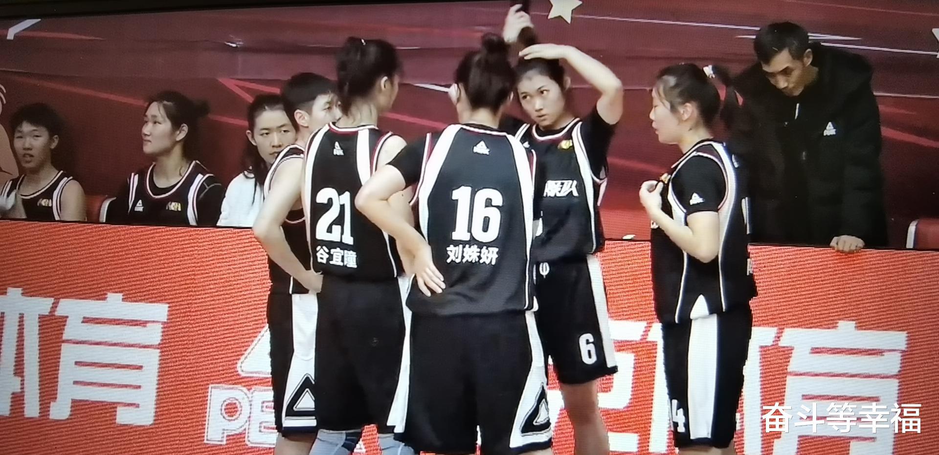 比赛惨烈！江苏女篮对阵大体协联队，孙丽受伤遭遇球队退赛(2)