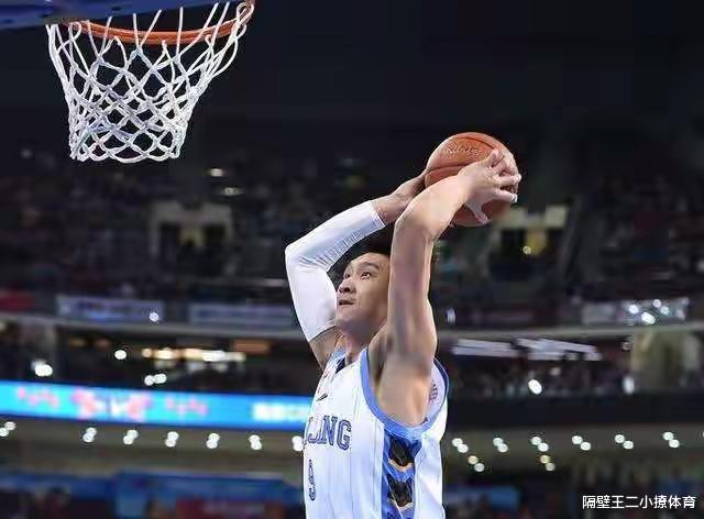 中国男篮史上的6大扣将 ，最强之人弹跳实力远胜易建联(3)