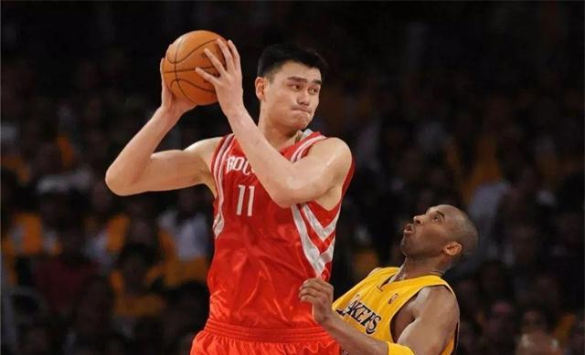 为什么中国的篮球运动员身体素质那么差？运球速度那么慢？