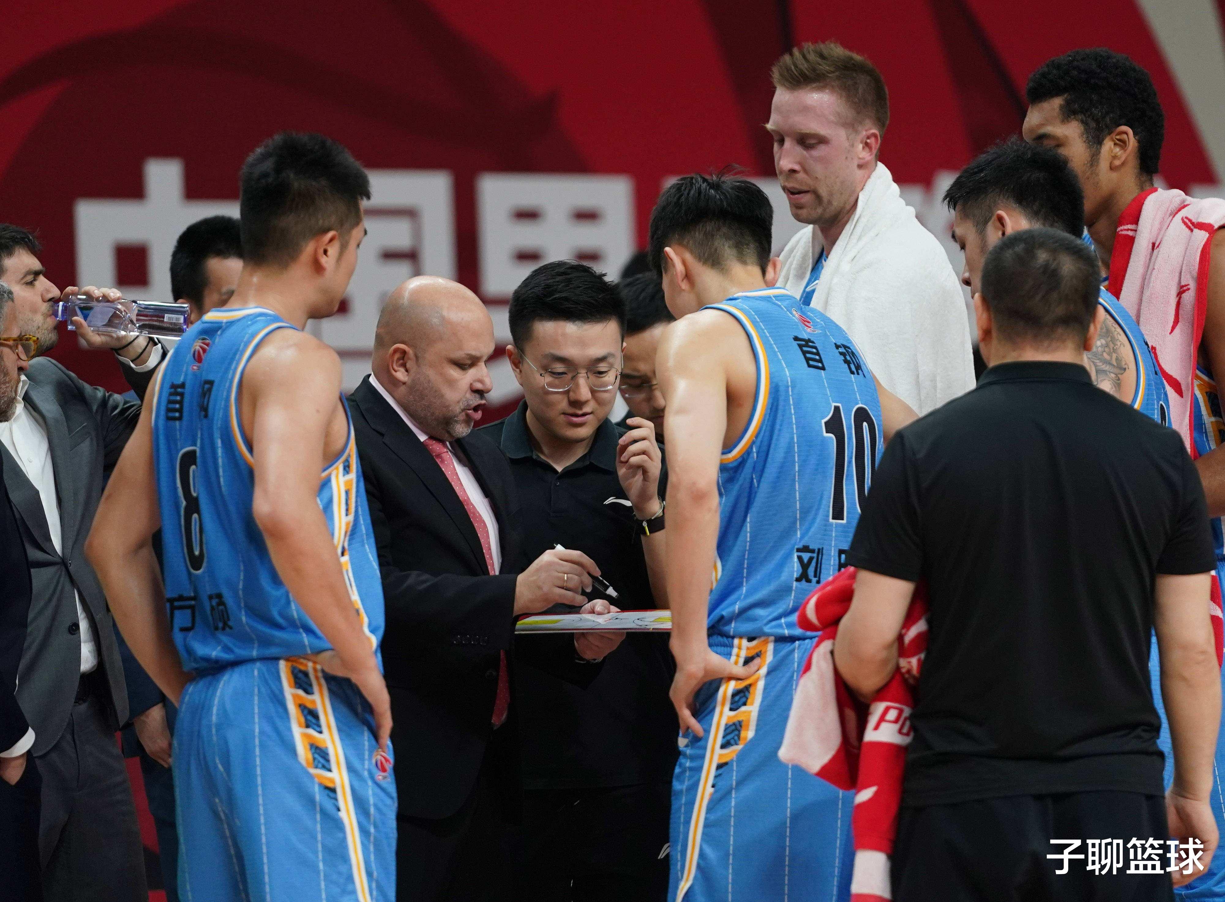 CBA北京男篮和吉林男篮比赛结束后，球迷呼吁：让这3人多上(2)