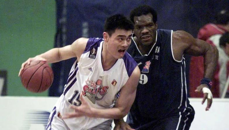 2002年CBA总决赛，姚明场均41分21篮板，MVP刘玉栋是什么数据？(1)