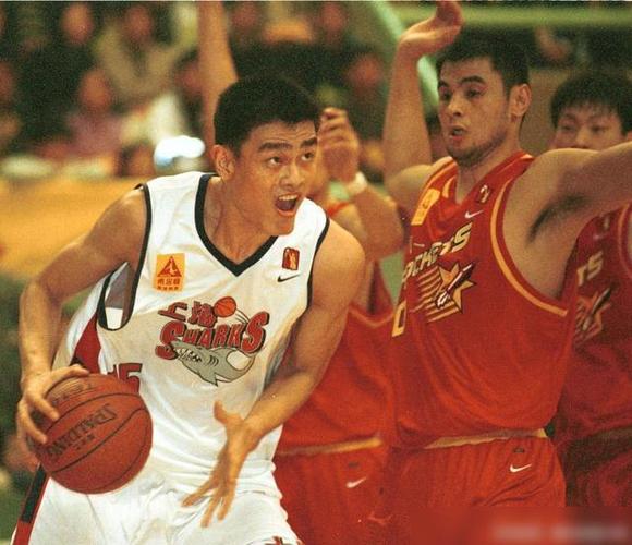 2002年CBA总决赛，姚明场均41分21篮板，MVP刘玉栋是什么数据？(7)