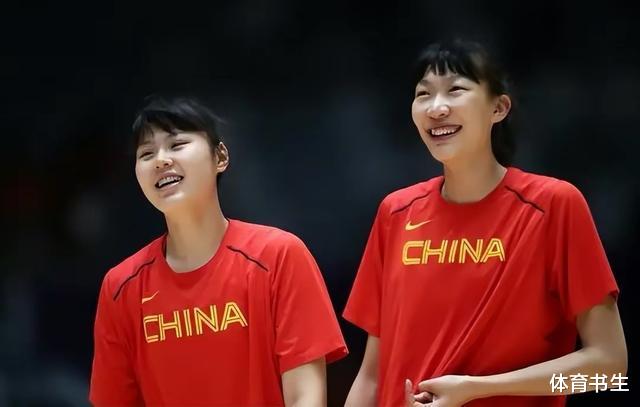 国内荣誉满身，国外四场比赛仅得4分，中国女篮第一中锋她怎么了(5)