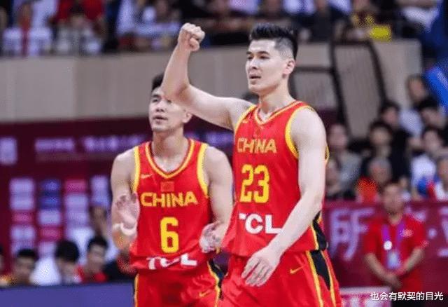 中国男篮将重磅来袭：杜锋或紧急补强19岁潜力锋线，曾被美媒认可(2)